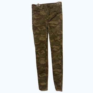 American Eagle High Waisted Skinny Jeans, comfy & cute!